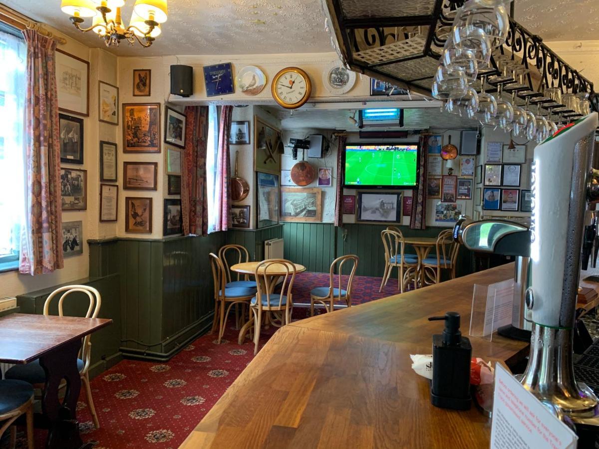 The Lion Brewery Hotel Ash  Buitenkant foto